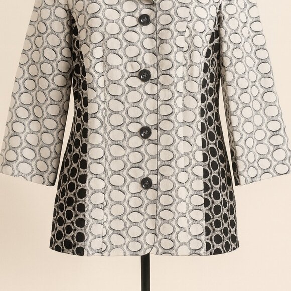 Vintage-Style Floral Embroidered Jacket – Long Sleeve Black Coat - Picture 2 of 6